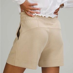 LULULEMON - Soft Ambitions High Rise Short 4” - Size 6